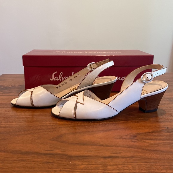 Vintage Salvatore Ferragamo Bussola Heels - Picture 1 of 9